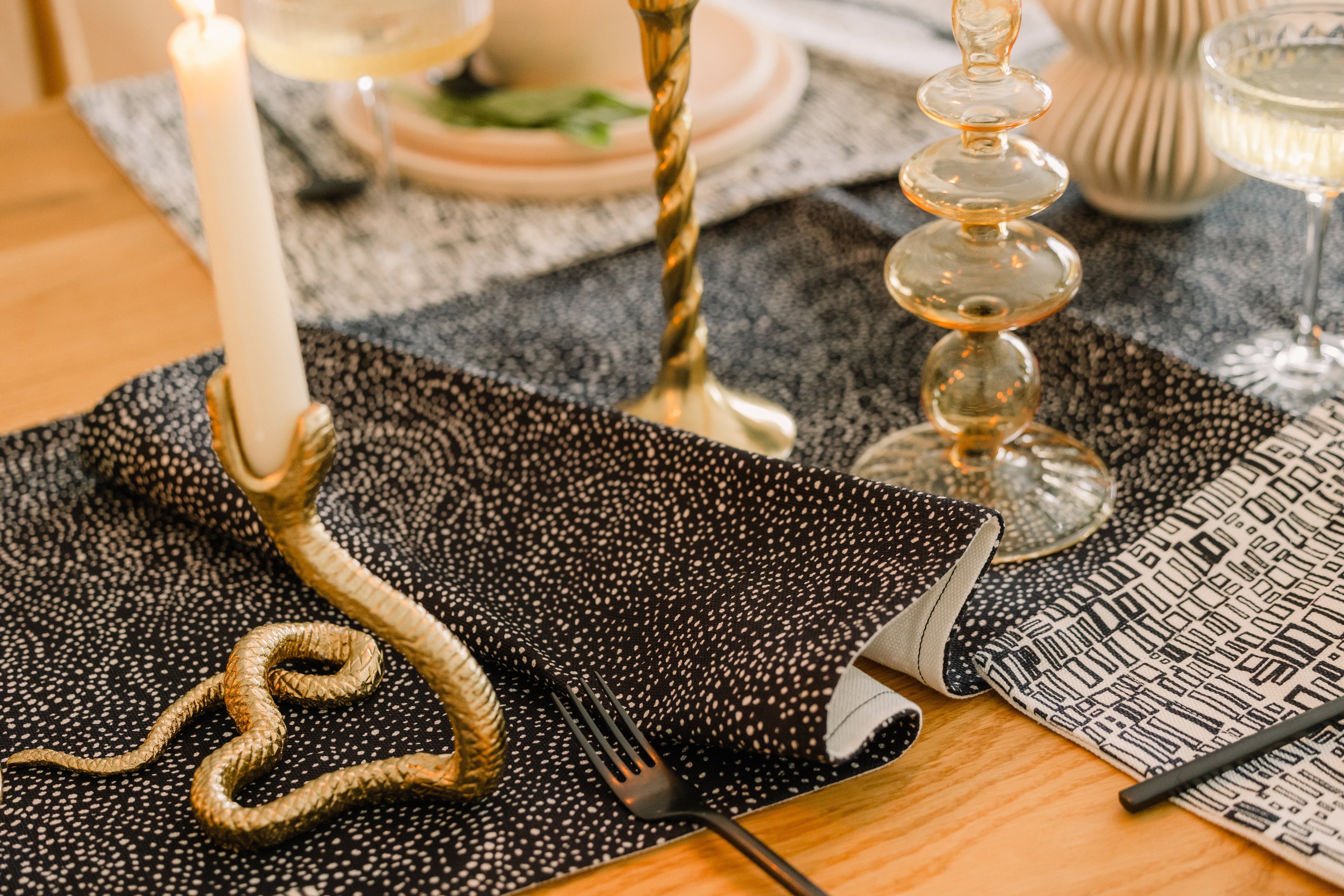 Palizada in Constellation Table Runner (14x90in)