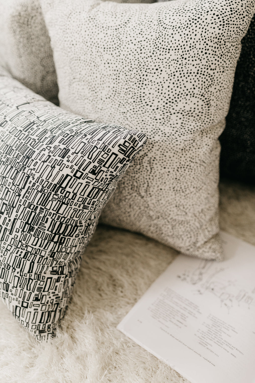 Palizada in Albatross Pillow (16" x 20")