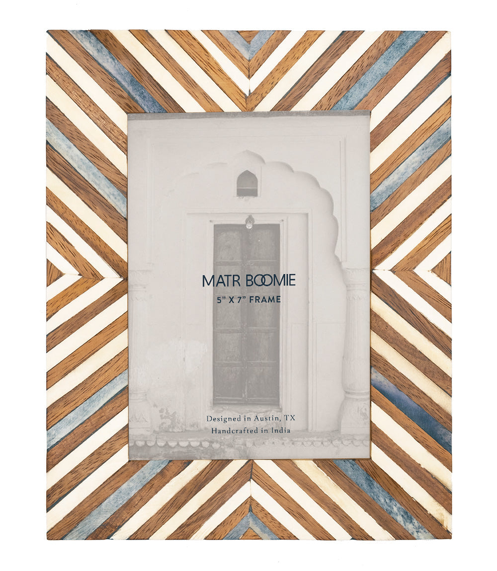 Banka Mundi Brown & White Picture Frame - Carved Bone & Wood (5x7)