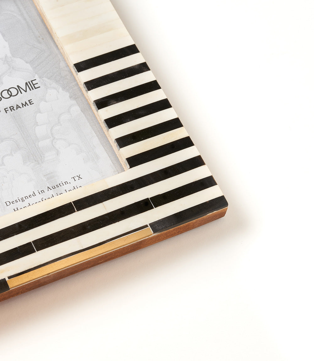 Mukhendu Black & White Handcrafted Bone Picture Frame (4x6)