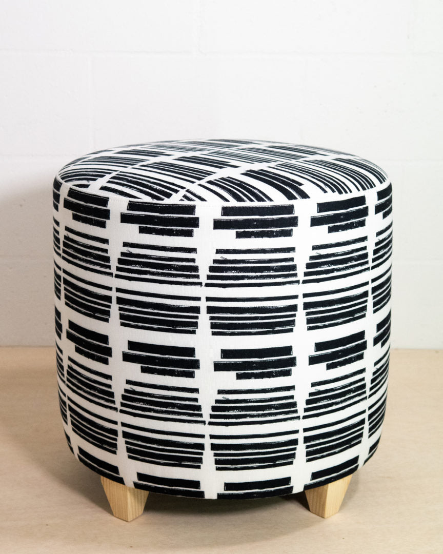 Marguerite in Clairvoyant Large Round Ottoman
