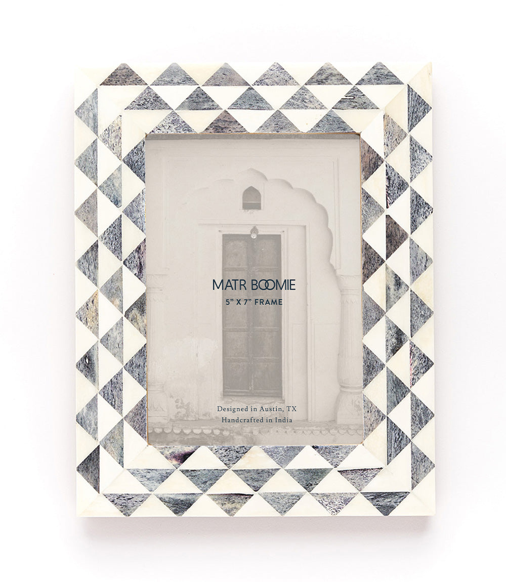 Varuna Gray & White Picture Frame (5x7)