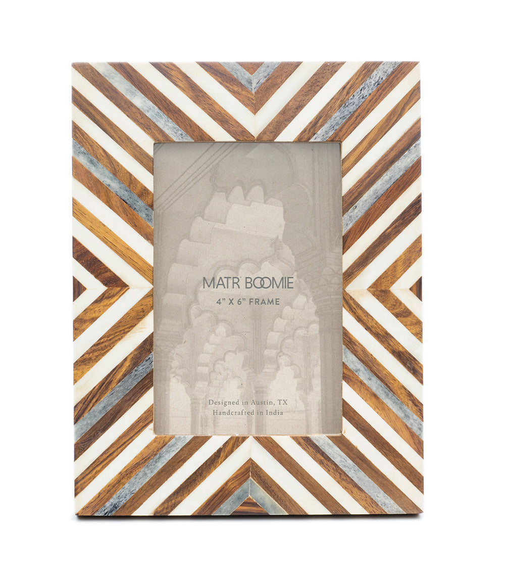 Banka Mundi Carved Bone & Wood Brown & White Picture Frame (4x6)