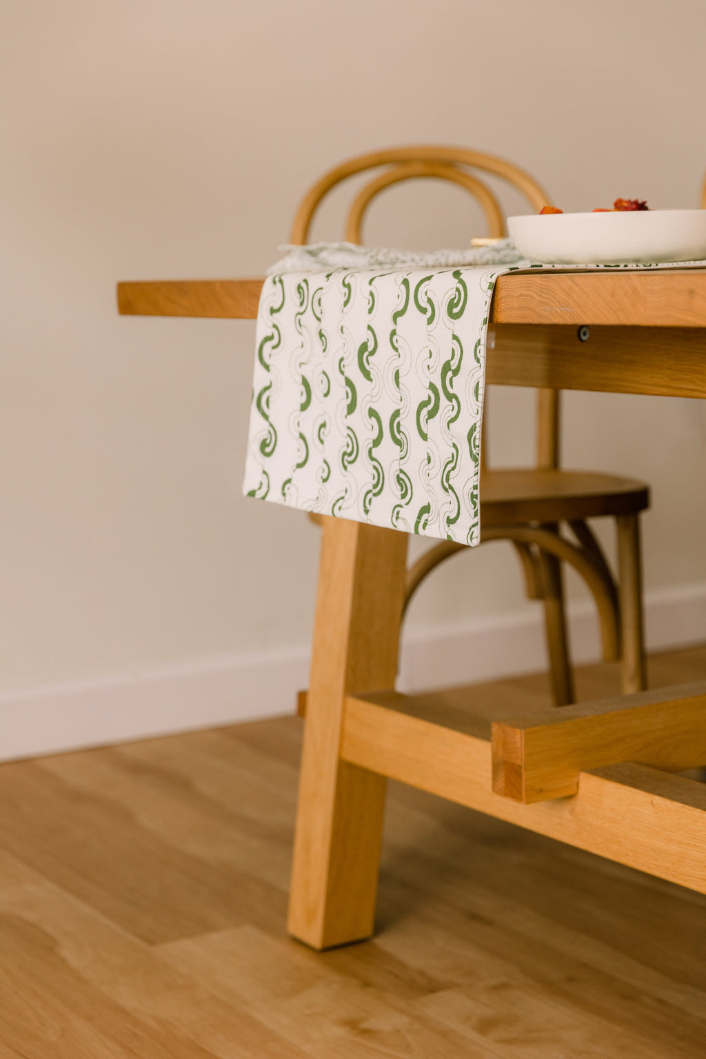 Ortega in Cereus Table Runner (14" x 90")