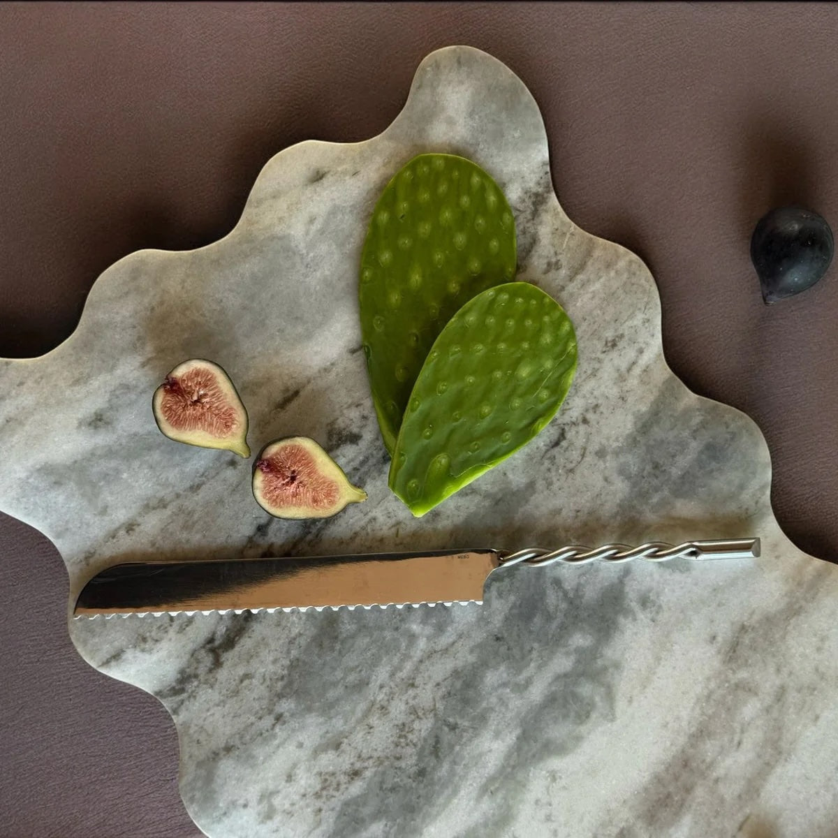 Nova Medium Marble Serving Board