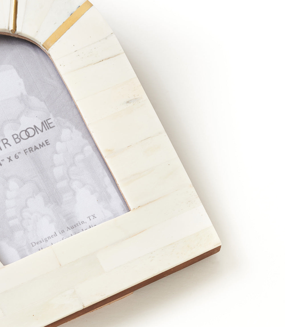 Mukhendu Handcrafted Bone Arch Cream Picture Frame (4x6)