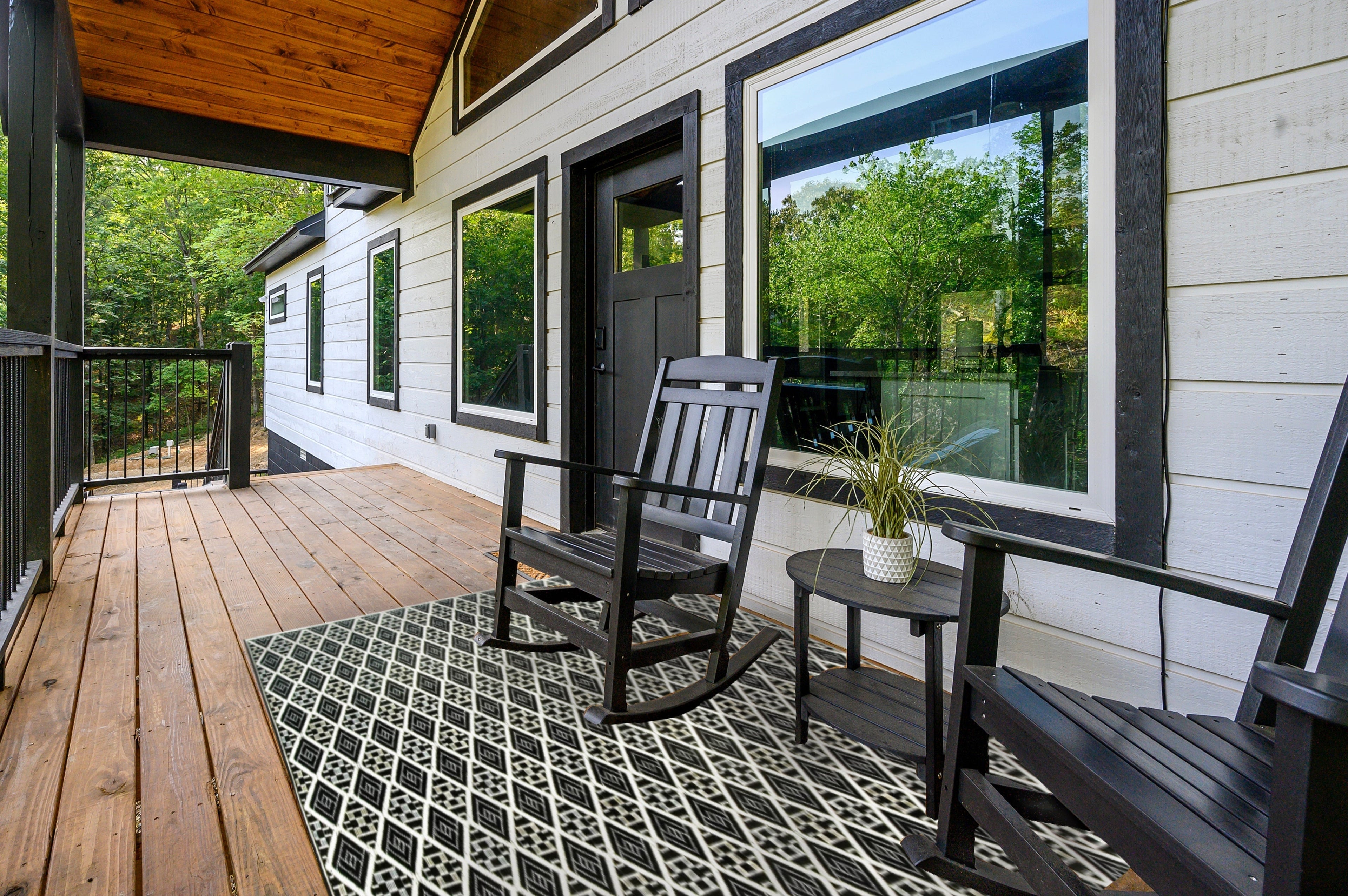 Scotch Black & White Pattern Rug