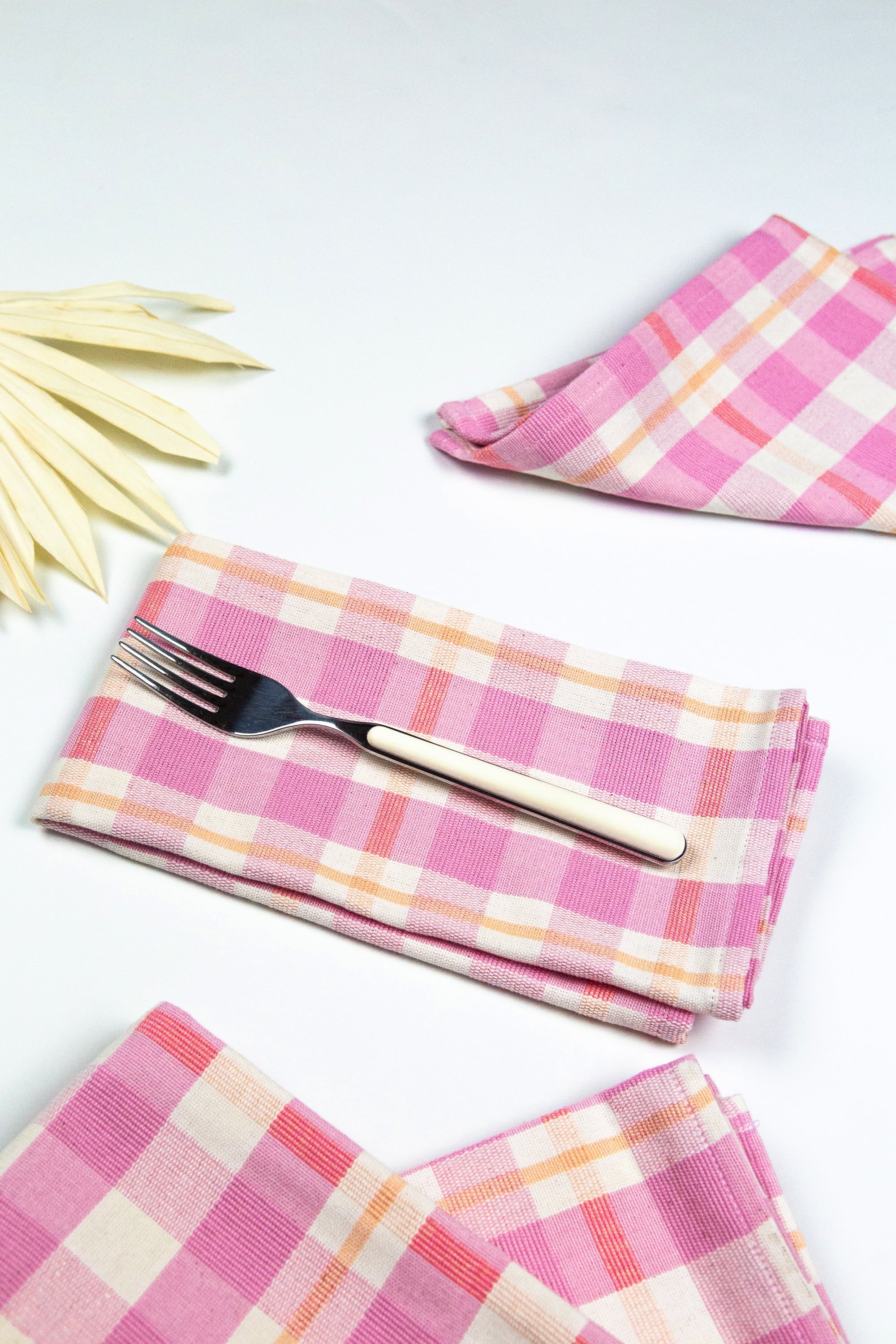Archive NY Abigail Plaid Dinner Napkin in Bubblegum (Set of 4)