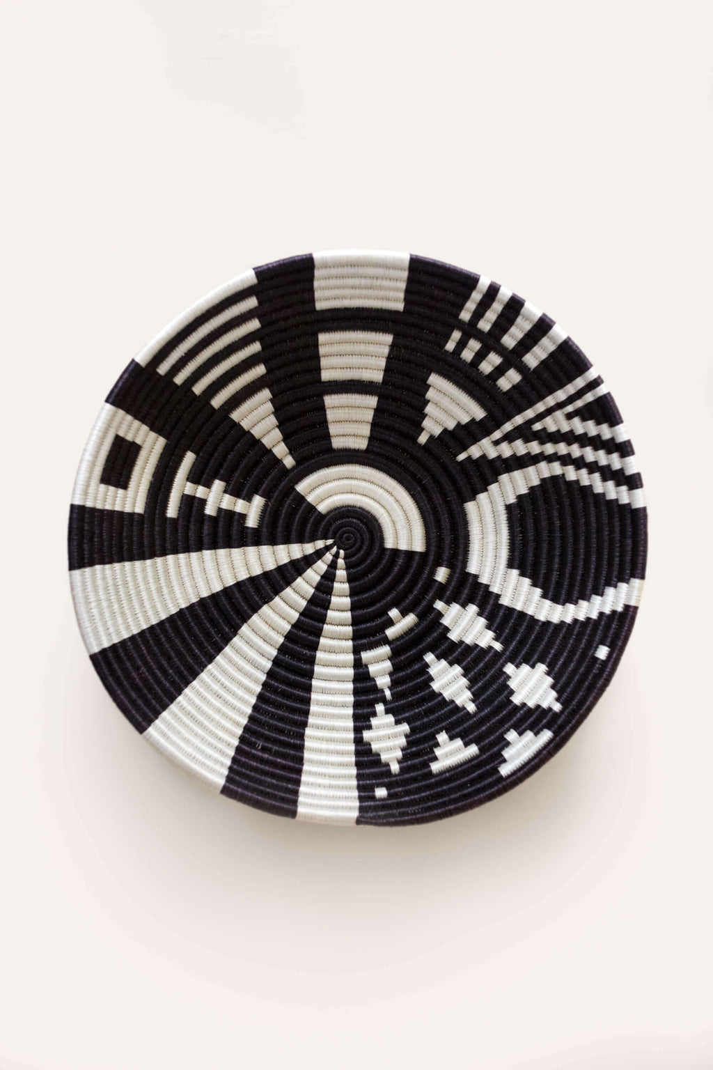 Geo Plateau - Black & White