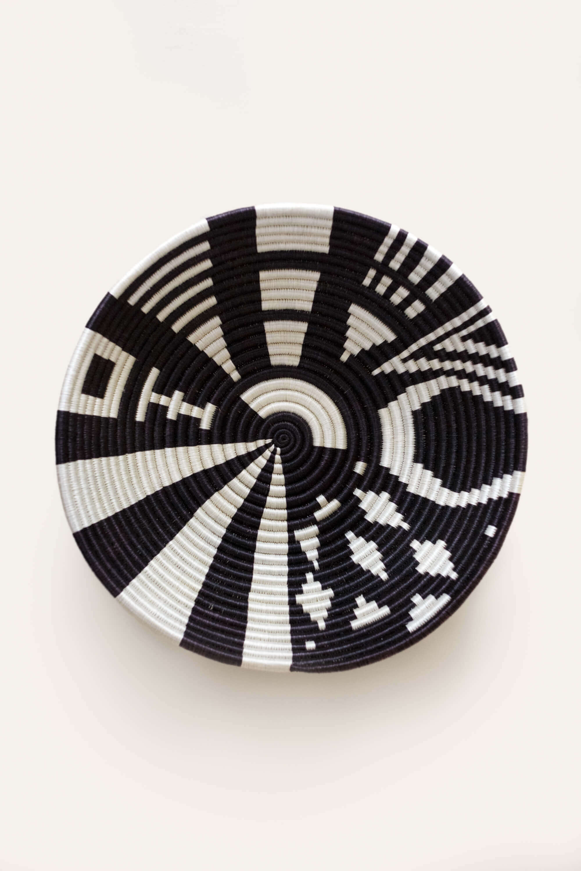 Geo Plateau - Black & White