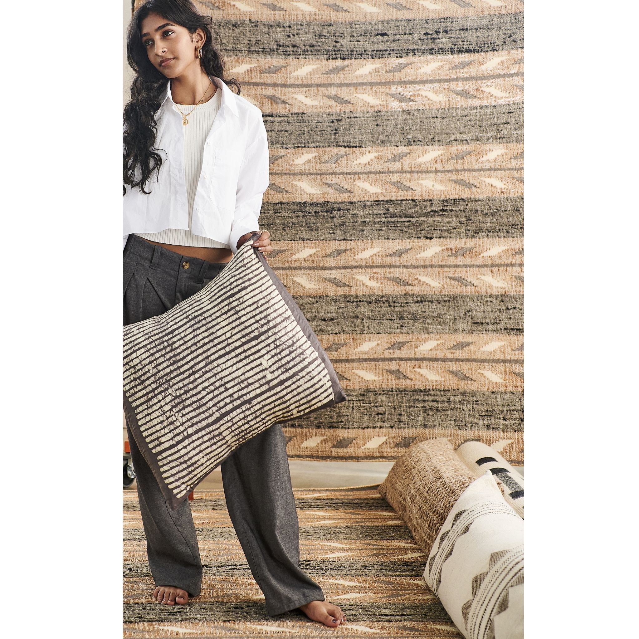 Uneven Arrows Hand Woven Wool Jute Rug - Earthy Hues