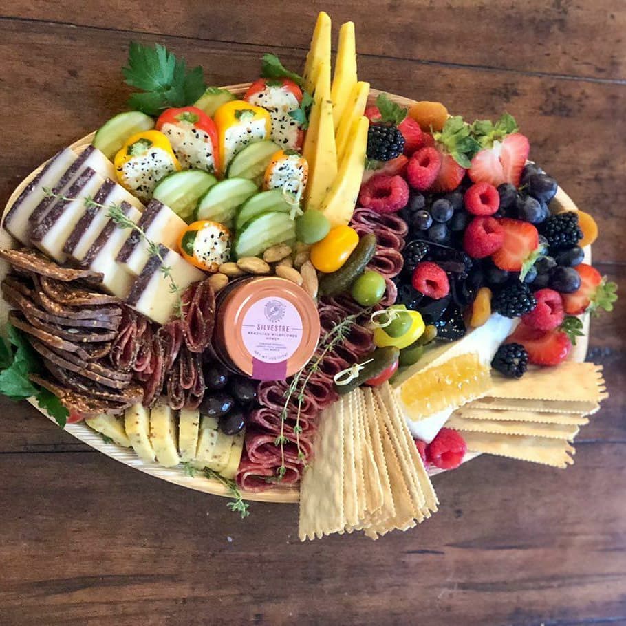 Palm Leaf Oval Platter Tray 15" x 10" Inch  (10/50/200 count)