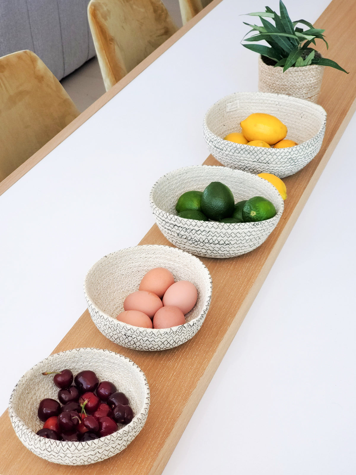Amari Round Bowl - Black  (Set of 4)