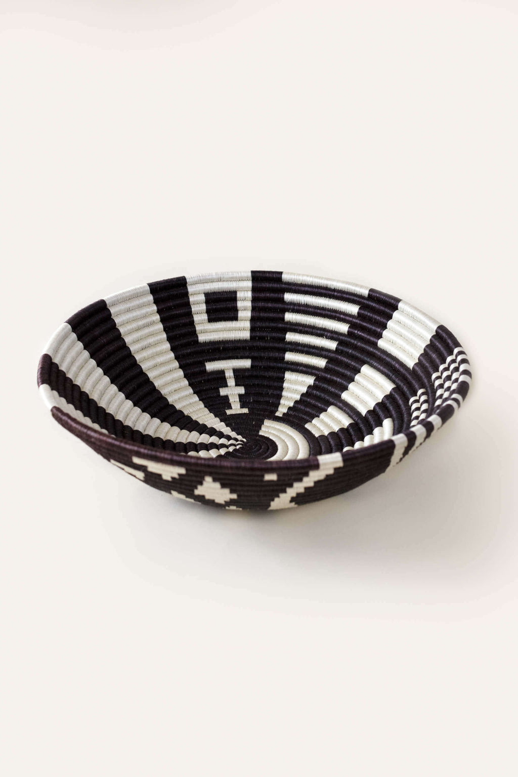 Geo Plateau - Black & White
