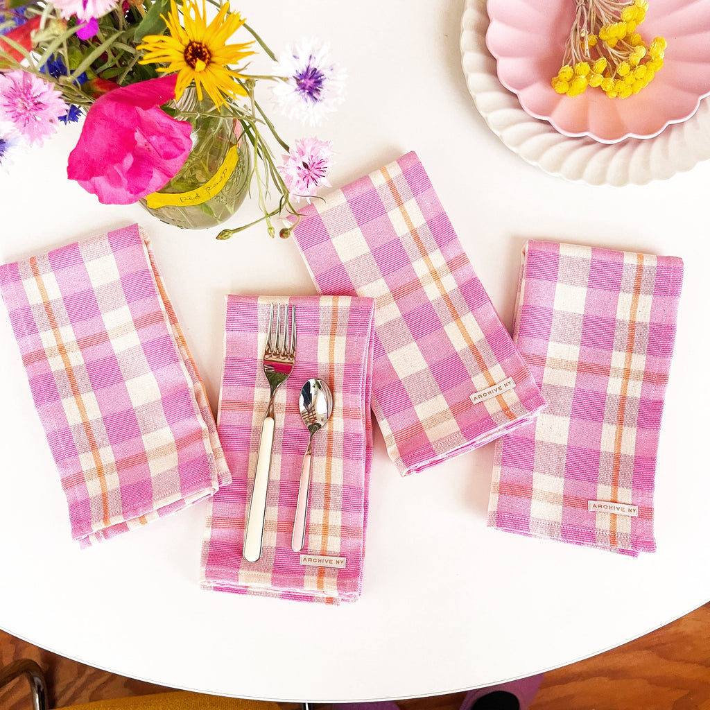 Archive NY Abigail Plaid Dinner Napkin in Bubblegum (Set of 4)