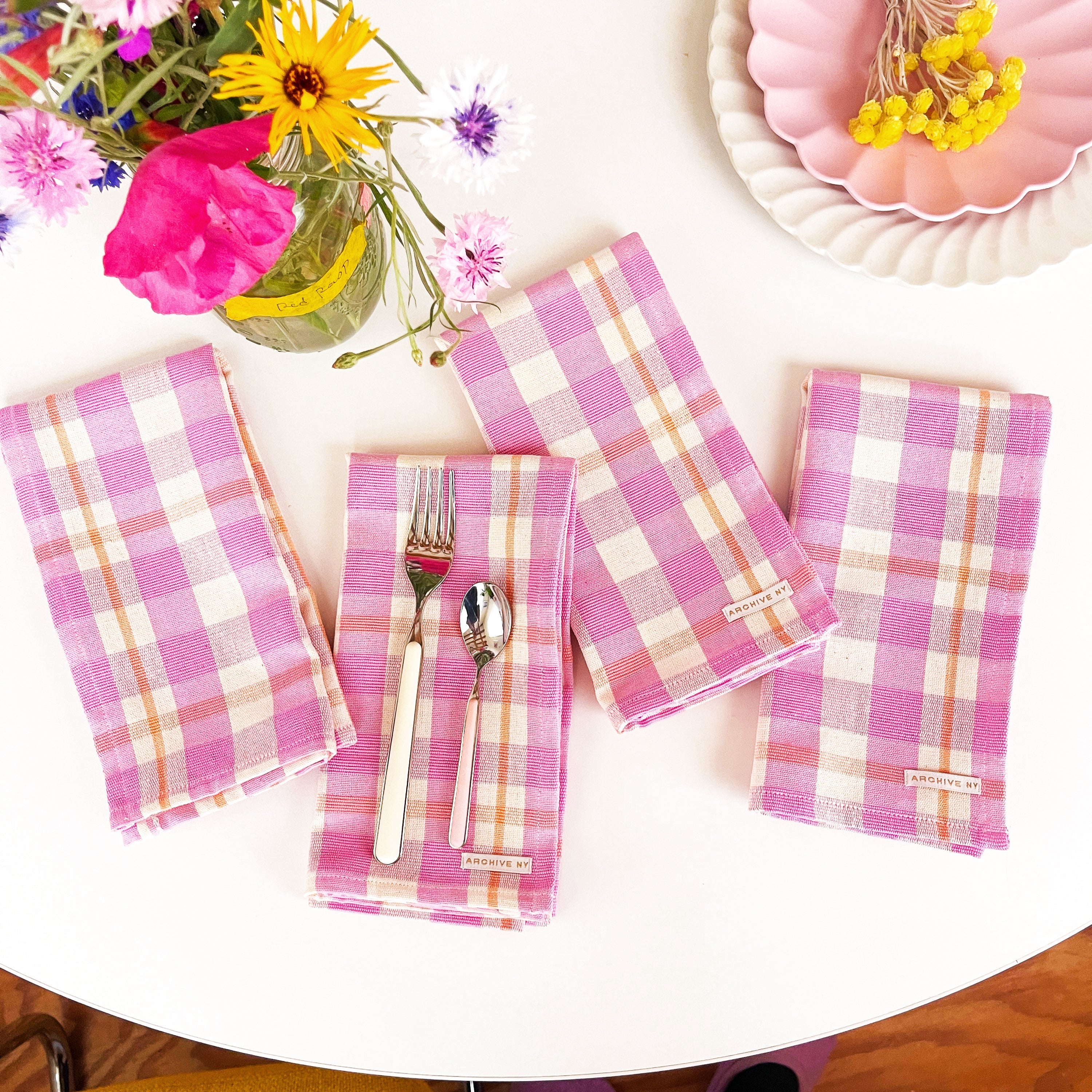 Archive NY Abigail Plaid Dinner Napkin in Bubblegum (Set of 4)