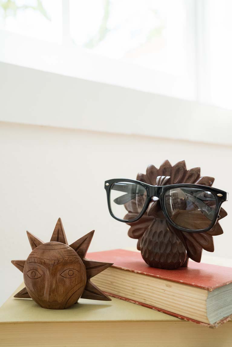 Peacock Glasses Holder Stand