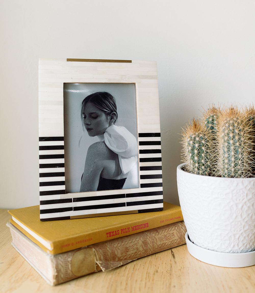 Mukhendu Stripe Black & White Bone Picture Frame (5x7)