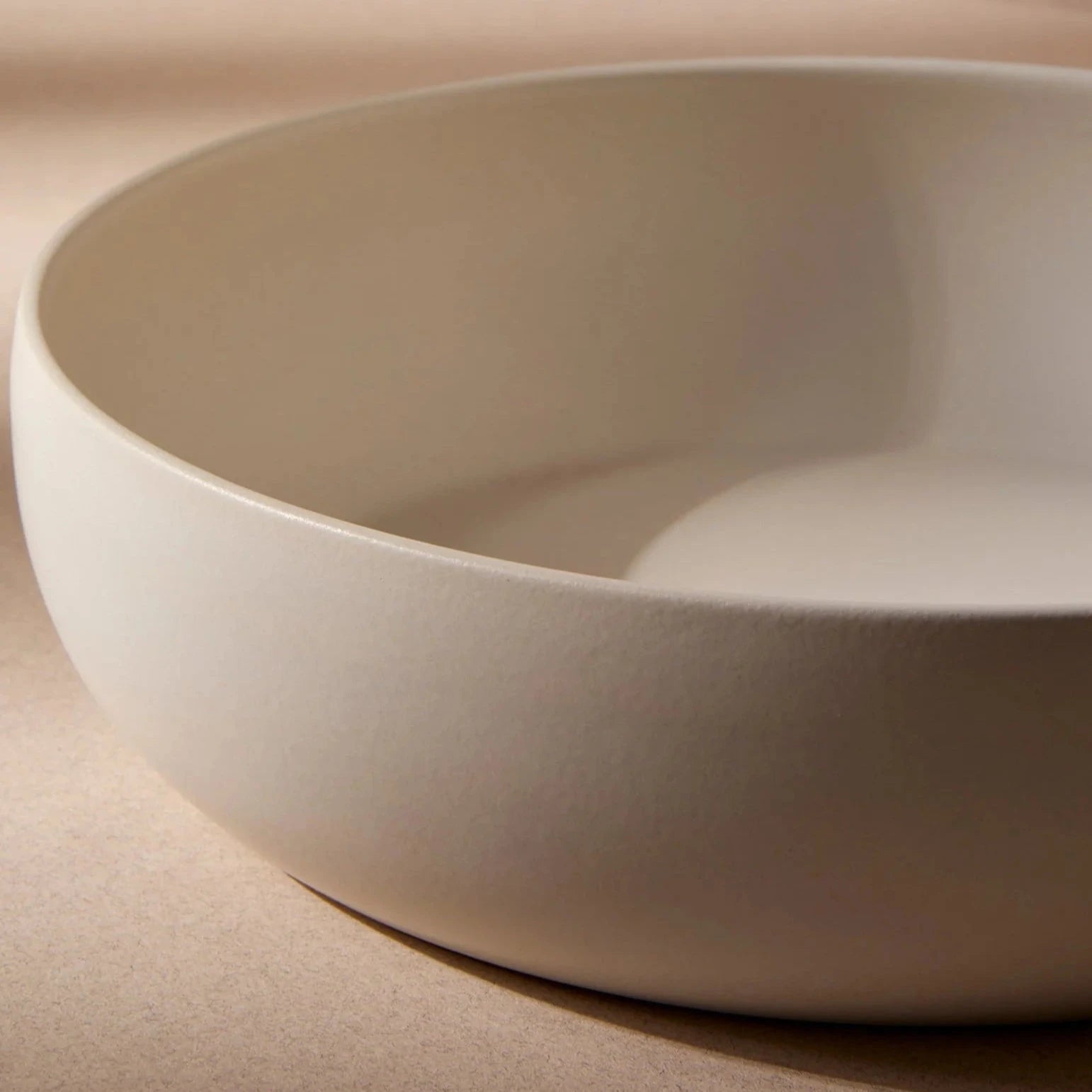 Shallow Stoneware Serving Bowl (60 oz)