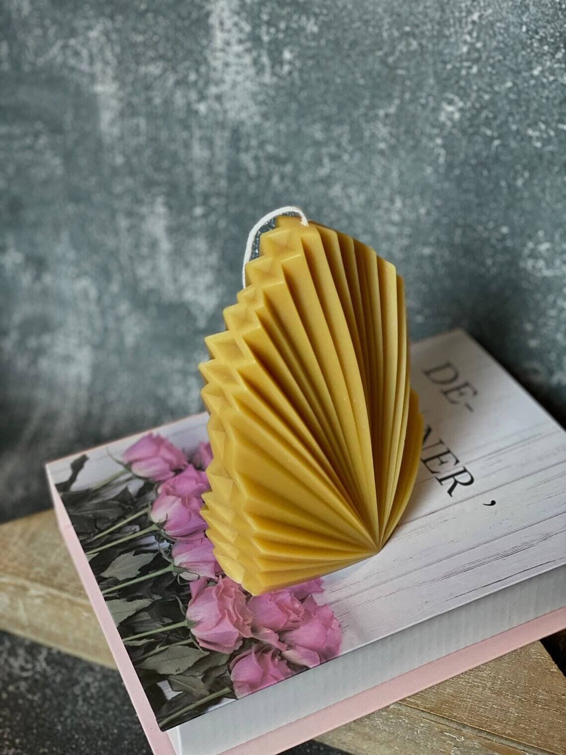 Palm Leaf Candle